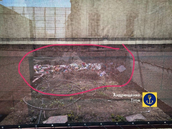 Російські окупанти скидають сміття на руїни театру в Маріуполі, - Андрющенко