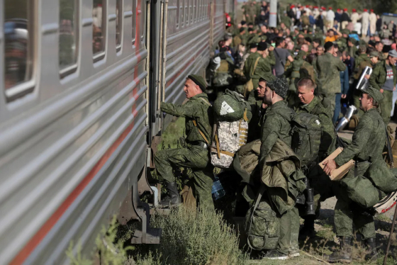 З початку року 7 тисяч жителів ТОТ підписали контракт із російською армією, - ЦНС