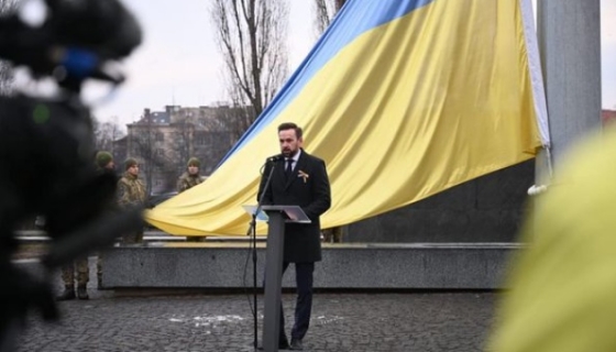 На Закарпатье ко Дню единения Флаг Украины подняли вместе с врачами и учителями