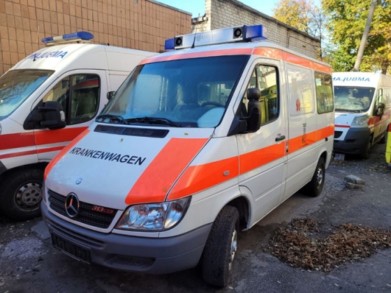 Студенти та викладачі Бахмутського коледжу назбирали донати на автомобіль швидкої допомоги для ЗСУ