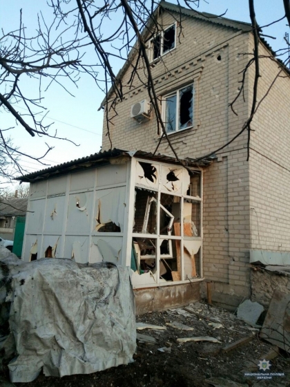 Ночью обстреляна Авдеевка, повреждены жилые дома 