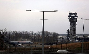 Бойцам в Донецком аэропорту выдвинули ультиматум