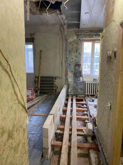 У Краматорську ремонтують будинок, який постраждав від російських обстрілів