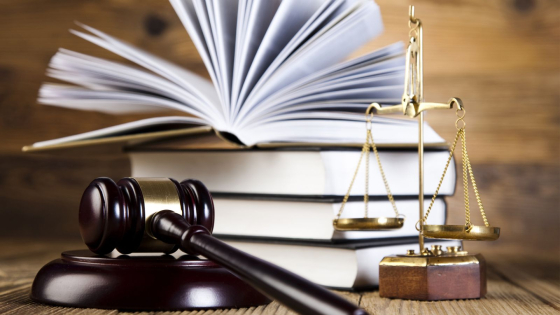 Як адвокат допомагає у справі незаконного звільнення