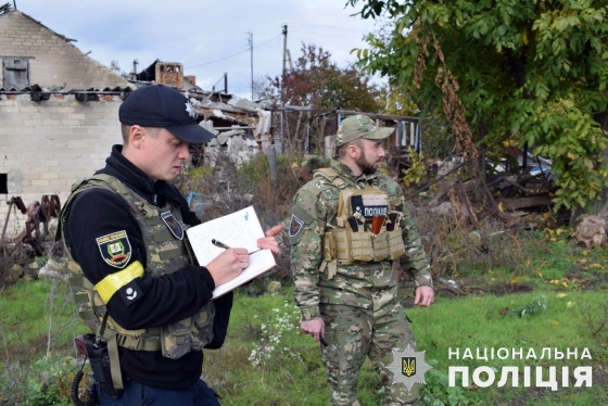 «Розстріляли сина біля будинку». Поліцейські офіцери Лиманської громади виявляють злочини росіян