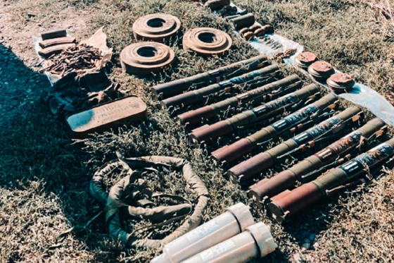 На окраине Дружковки нашли закопанный тайник с минами и гранатами 