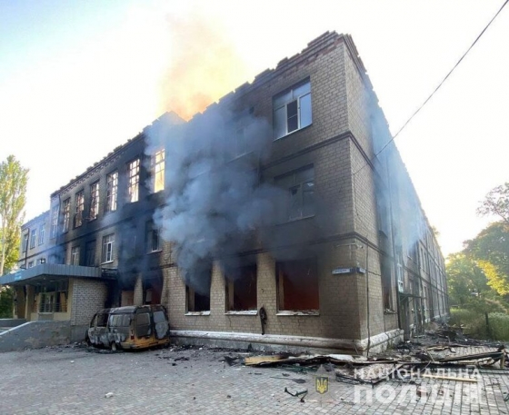 За сутки россияне в Донецкой области ударили по частным домам, шахте и учебным заведениям. Есть убитые и раненые, - Нацполиция