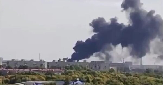 У російському Омську горить завод, на якому виробляють танки Т-80БВМ та РСЗВ &quot;Сонцепьок&quot;