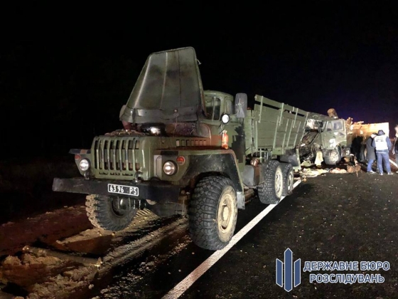 На Херсонщине столкнулись два военных грузовика: погиб контрактник 
