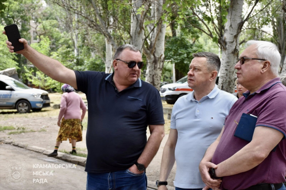 На місці російського удару в Краматорську відбулась робоча нарада під головуванням очільника МВА