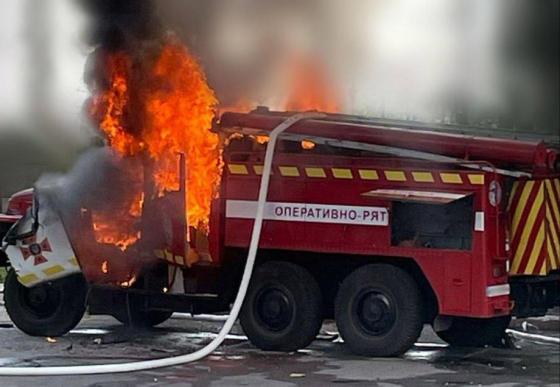 Рятувальник постраждав через ворожий удар по Дніпропетровщині: знищено пожежну автівку