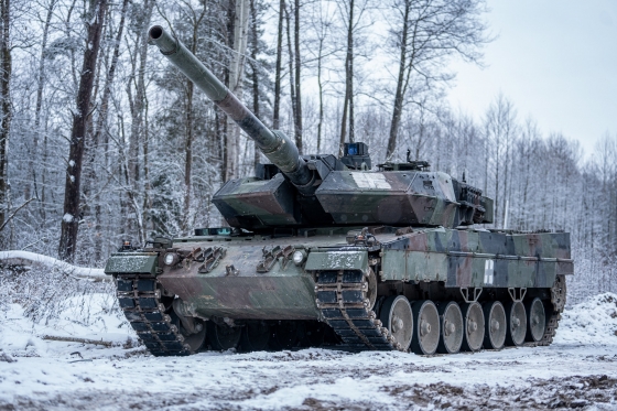 Литва відремонтувала для України пошкоджені на фронті танки Leopard 2