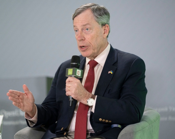 Росія та Китай шантажують Європу, щоб не допустити конфіскації заморожених активів РФ, - ексрадник Держдепу Зеліков