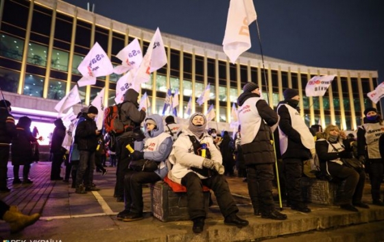Протест ФОПов: митингующие пришли к дворцу &quot;Украина&quot;, туда стянули силовиков 