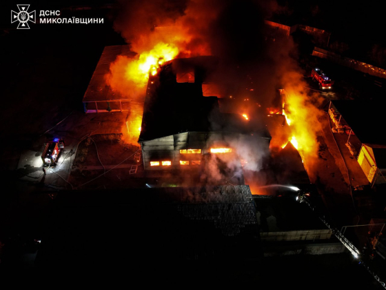 Рятувальники ліквідували масштабну пожежу в Миколаєві після удару невідомого дрона