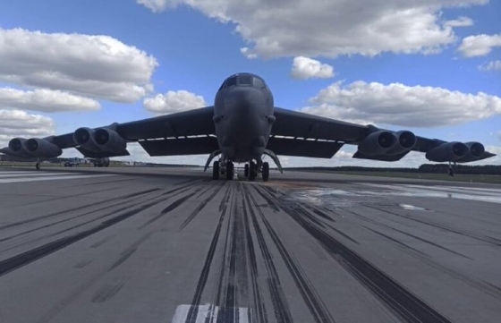 Захист східного флангу НАТО: до Польщі прибув бомбардувальник B-52, - Блащак