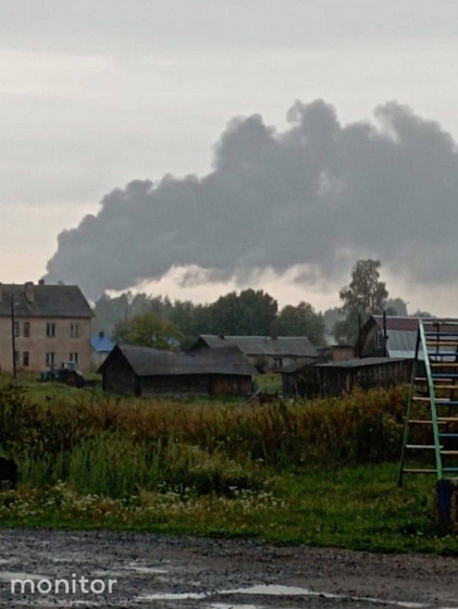 Міноборони РФ заявило про атаку українського БпЛА на військовий аеродром у Новгородській області: Пошкоджено літак