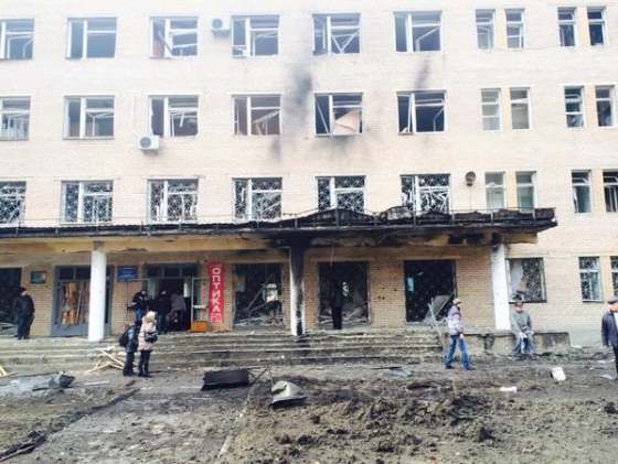 Боевики похвастались, что восстановили расстрелянную ими же больницу в спальном районе Донецка