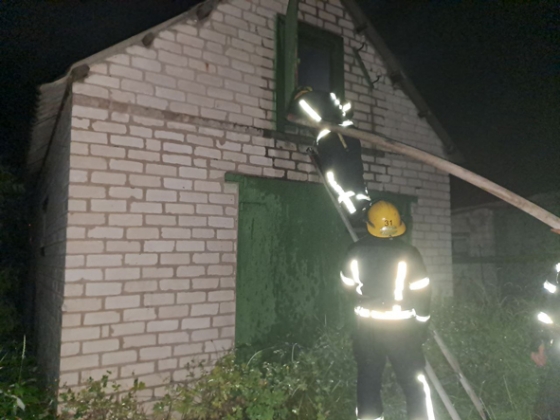 У Краматорському районі рятувальники погасили пожежу в приватному будинку