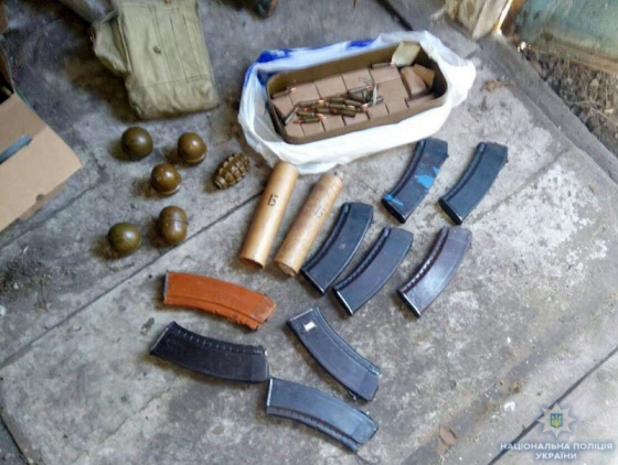 В Донецкой области полицейские обнаружили схрон боеприпасов 