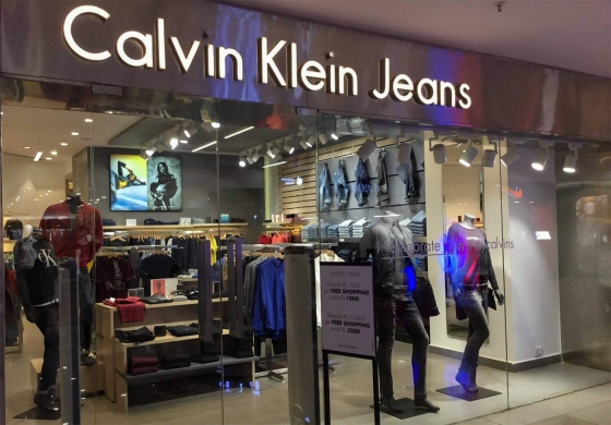 Власник брендів Calvin Klein і Tommy Hilfiger позбувся бізнесу в Росії