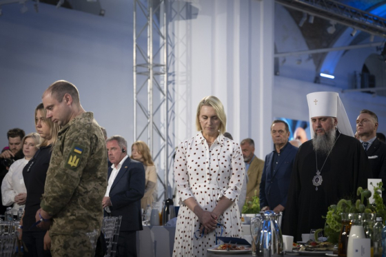 Ми повинні діяти разом, щоб повністю реалізувати Формулу миру, - Зеленський звернувся до учасників молитовного сніданку