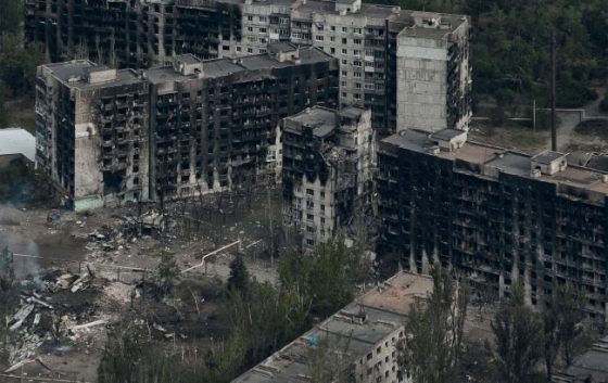 Місто-привид. ЗСУ з дрона показали руйнування Торецька після приходу &quot;руського міра&quot;
