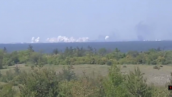 Военные РФ начали штурм Лимана Донецкой области. Над городом поднялись клубы дыма