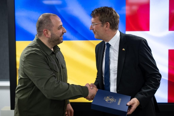 Умєров та міністр оборони Данії Поульсен обговорили пришвидшення передачі F-16 Україні