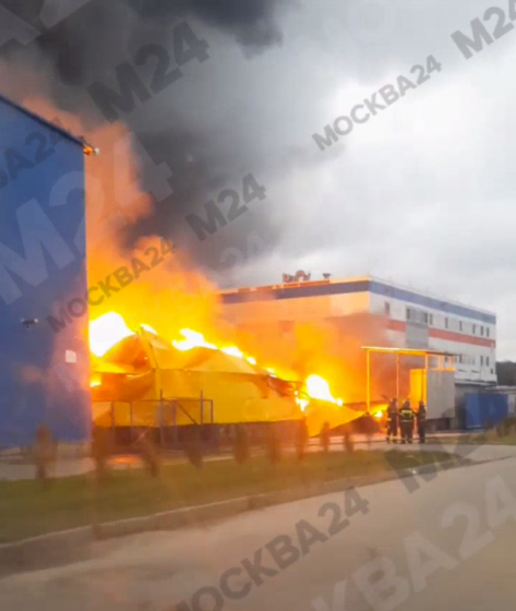 У Підмосков&#039;ї потужна пожежа: чорний дим видно здалеку
