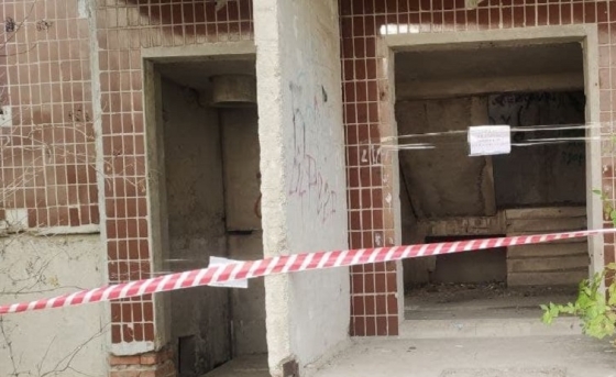 В Краматорске обследовали недосторои и огородили здания сигнальной лентой