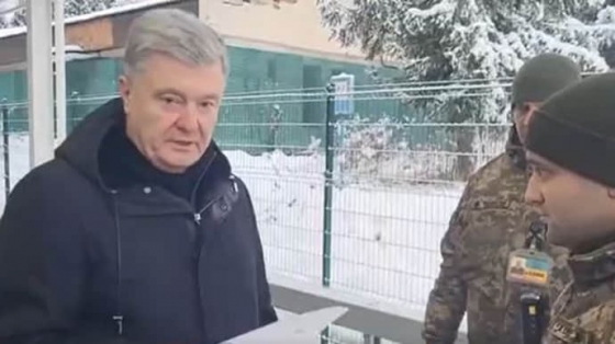 Порошенка не випустили за кордон, щоб він &quot;не став інструментом у руках російських спецслужб&quot;, - СБУ