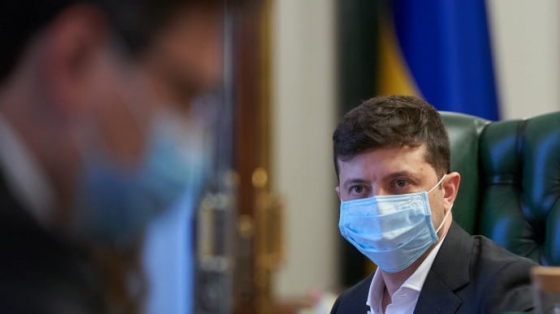 Зеленский предлагает выдавать украинцам отечественные &quot;паспорта прививок&quot;