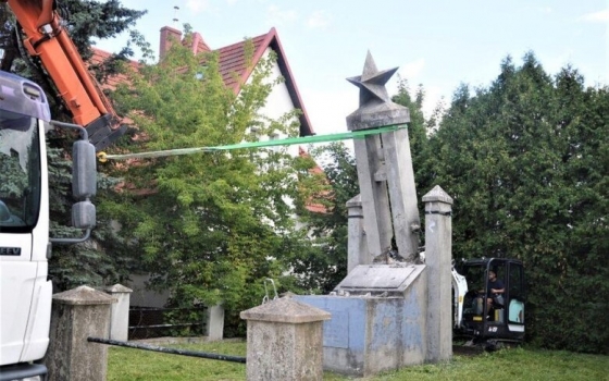 У польському місті Мальборк знесли пам’ятник Червоній армії (відео)