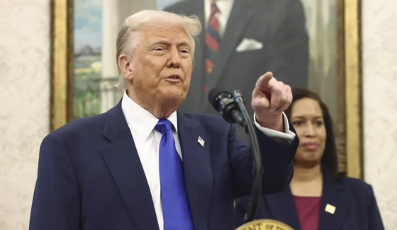 Трамп заявив, що журналістів CNN та NYT можуть звільнити за &quot;брехню&quot; про удари США по Ірану