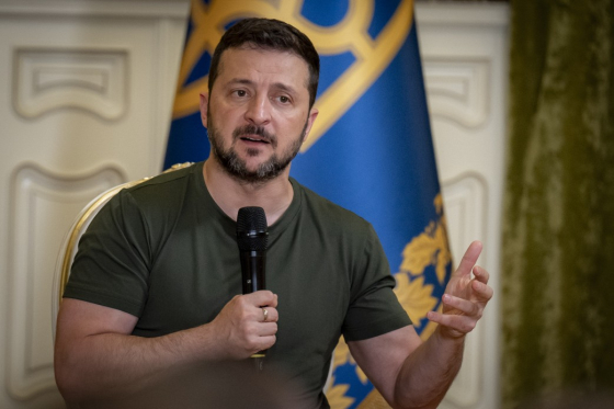 Удари по РФ західною зброєю без дозволу партнерів несуть ризик для подальшої допомоги Україні, - Зеленський