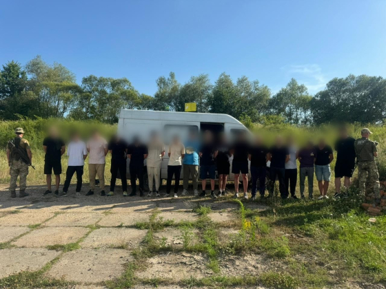 17 чоловіків затримано на кордоні з Угорщиною: за &quot;пригодницький тур&quot; заплатили від $3 до 12 тис., - прикордонники