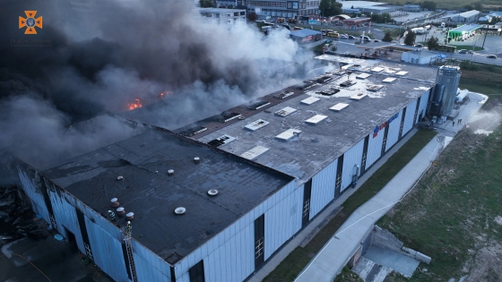 Ліквідовано масштабну пожежу на підприємстві у Тернополі