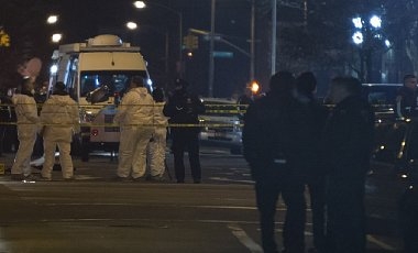 В Нью-Йорке афроамериканец застрелил двух полицейских