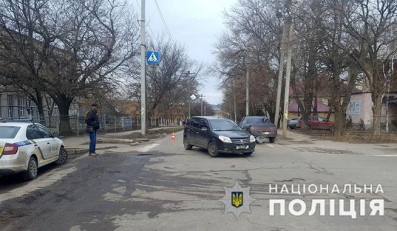 В Краматорске автомобиль сбил женщину возле здания горотдела полиции