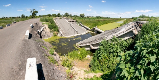 Уряд Британії допоможе відновити шість зруйнованих мостів на Київщині