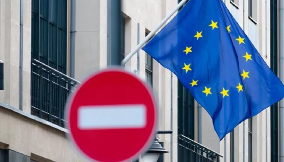 ЄС не веде переговорів про послаблення санкцій проти Росії, - Bloomberg
