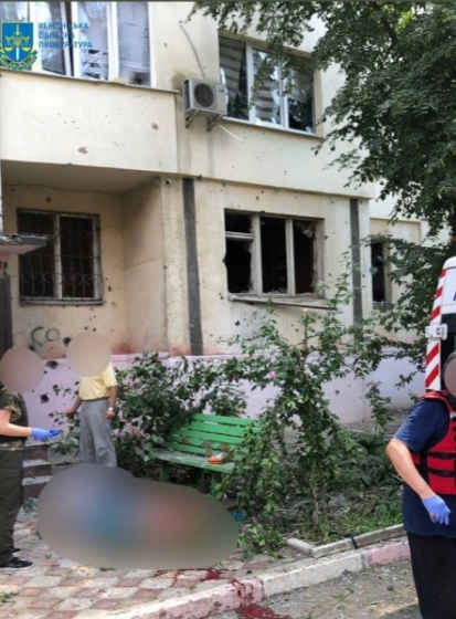 Обстріл багатоповерхівки та скиди на лікарню. Що відомо про атаки РФ на Херсонську область