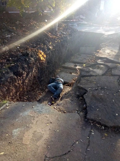 В Краматорске погиб мужчина, упав в траншею разрытой теплотрассы