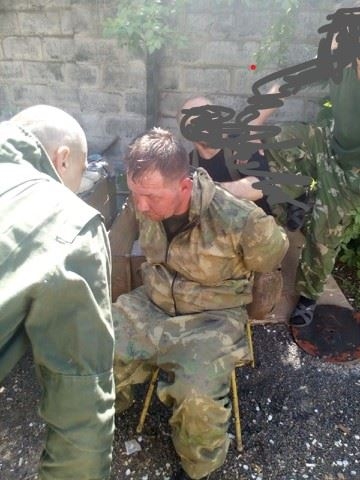 На Донбассе украинские военные взяли в плен боевика 