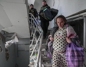 Девушка, пострадавшая в результате бомбардировки роддома в Мариуполе, родила девочку 