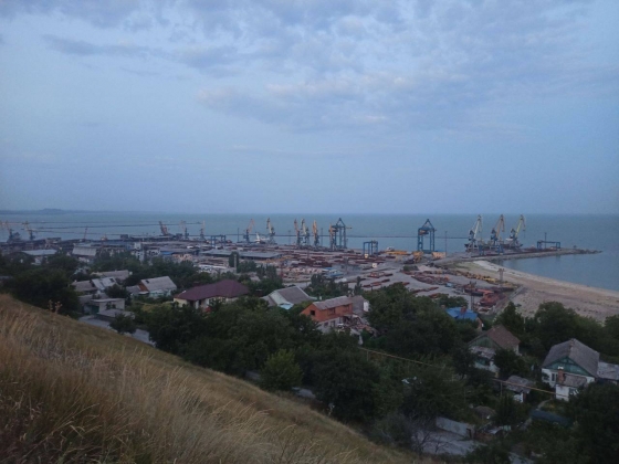 Рашисти відклали відновлення роботи порту в окупованому Маріуполі, - Андрющенко 