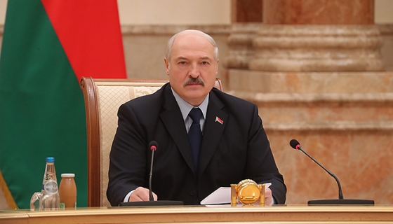 Лукашенко - Путину об Украине: &quot;Мы с тобой скоро Господа будем просить, чтобы там было НАТО, а не отмороженные нацмены с ружьем&quot;