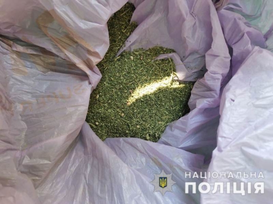 Полицейские обнаружили урожай наркотиков у краматорчанина, который уже в розыске за наркопреступления 