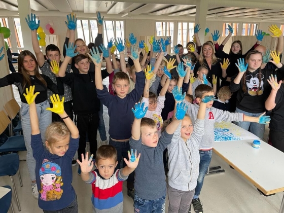 Тіна Кароль відвідала дітей-сиріт з Краматорська
